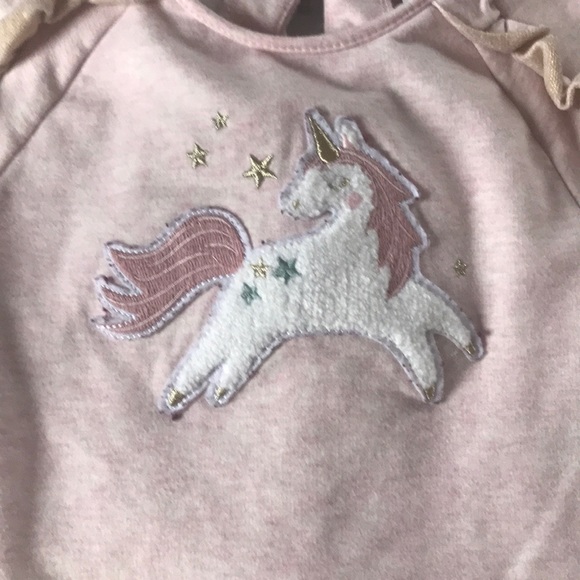 Outfit - Picture 2 of 5